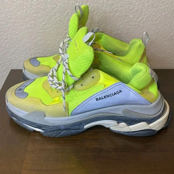 Men’s size 13 Balenciaga Light Green Neon Shoes Triple S - Picture 1 of 7